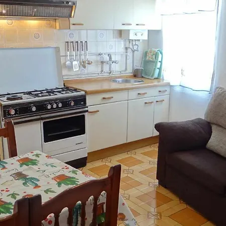 Piso De Laura En Primera Planta Apartamento *